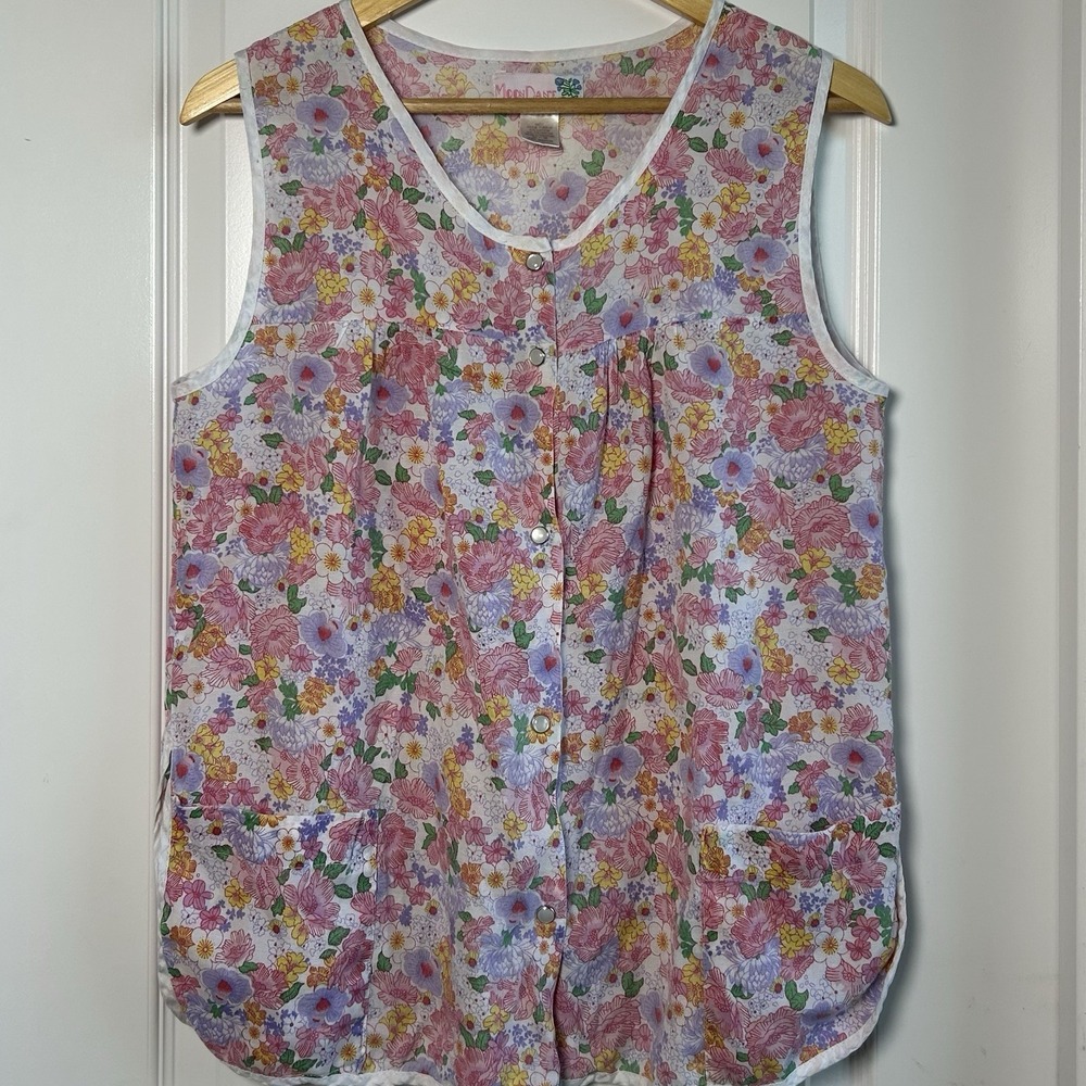 MoonDance Vintage 80s Pastel Floral Sleeveless Snap Front Cottagecore Blouse Top
